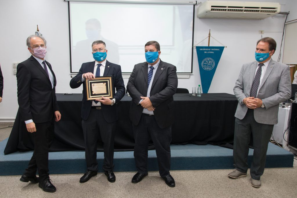 El presidente del CIE participó del acto conmemorativo del 50º aniversario de la FICH UNL
